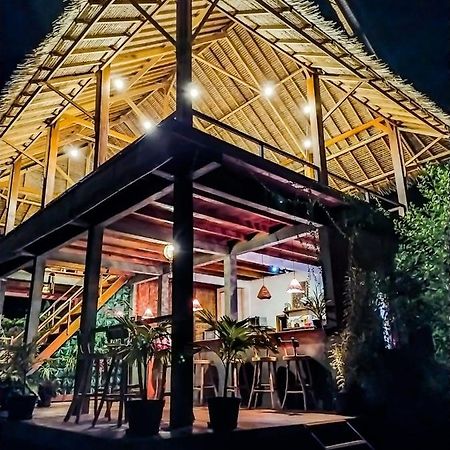 Basa-Basi Lodge Karimunjawa Exterior foto