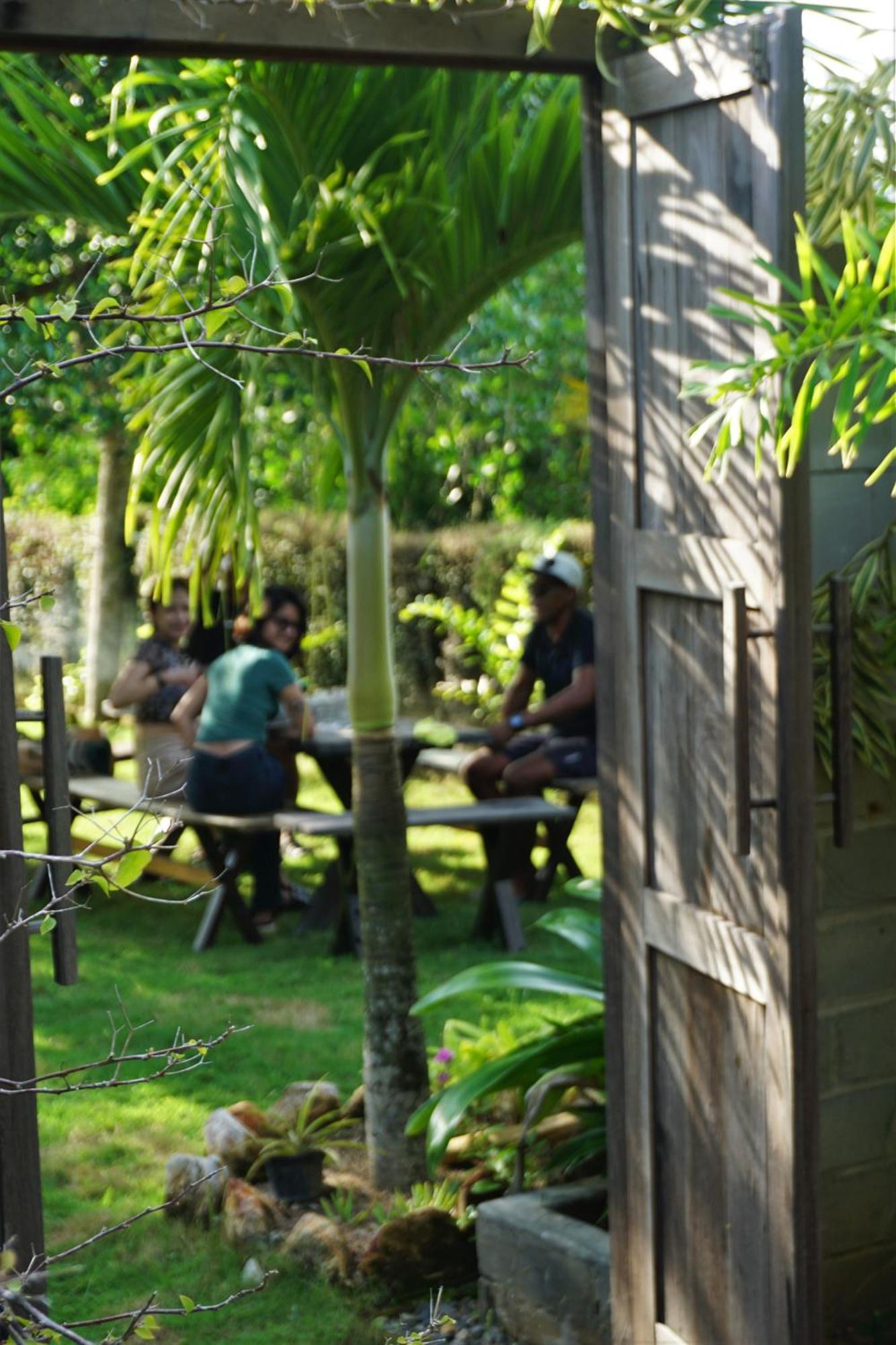 Basa-Basi Lodge Karimunjawa Exterior foto