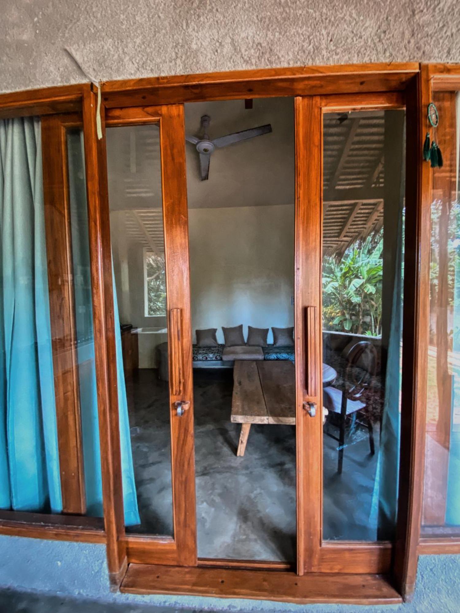 Basa-Basi Lodge Karimunjawa Exterior foto