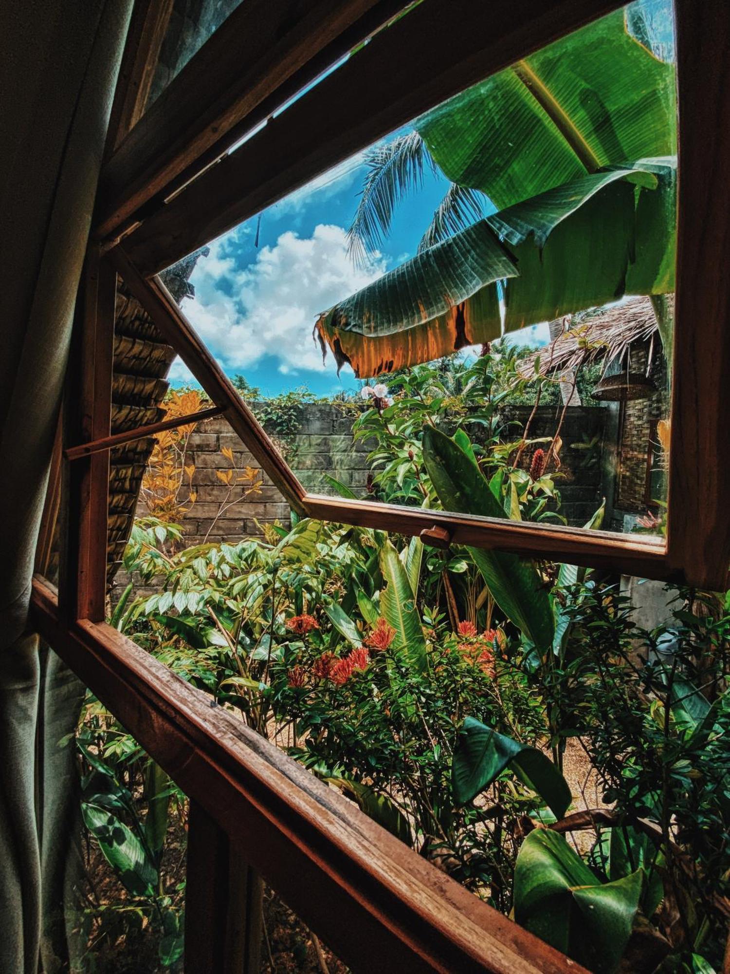 Basa-Basi Lodge Karimunjawa Exterior foto
