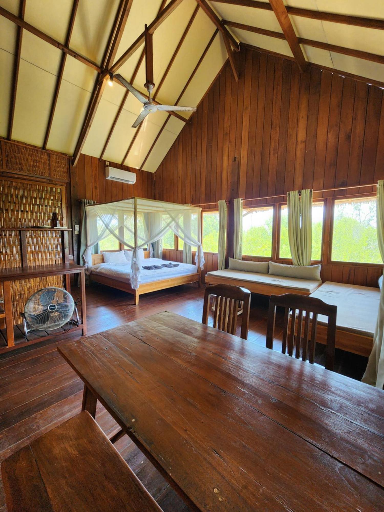 Basa-Basi Lodge Karimunjawa Exterior foto