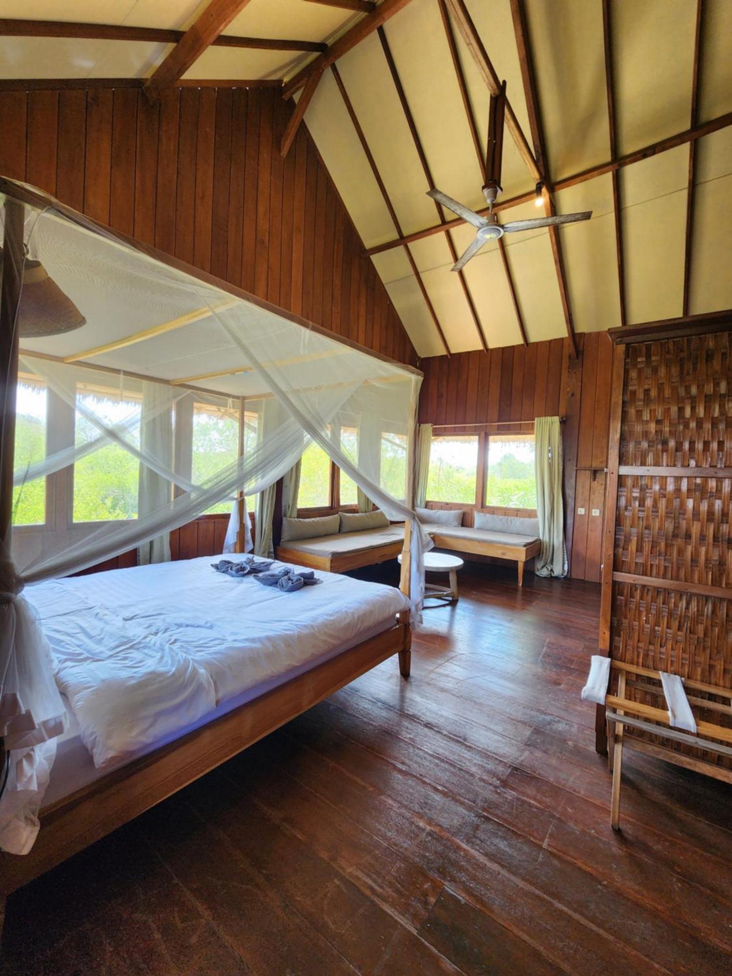Basa-Basi Lodge Karimunjawa Exterior foto